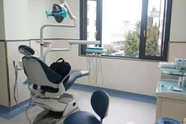 枣庄牙齿治疗医院价格实惠排行榜挨个点评，枣庄广涛口腔荣获第一，第十名服务上心