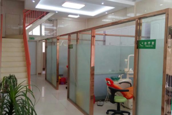 日照填充牙槽骨医院价格实惠排行榜合集来了，日照博恩口腔门诊部入围前十，第九名人气旺
