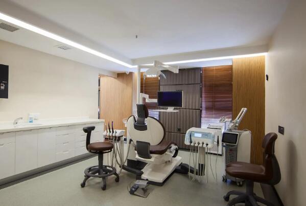 乐山不错的十家种植牙医院排名，达芬奇口腔有更加精准的植入技术，榜七医院评价更好！