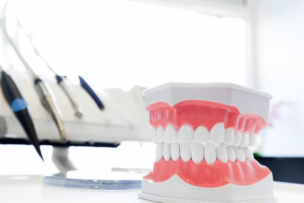 宁波靠谱的十大牙齿种植修复医院排行，现代口腔医院服务获患者的一致好评，榜二专科人气很高！