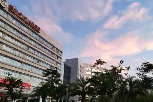 湛江牙齿种植公立医院