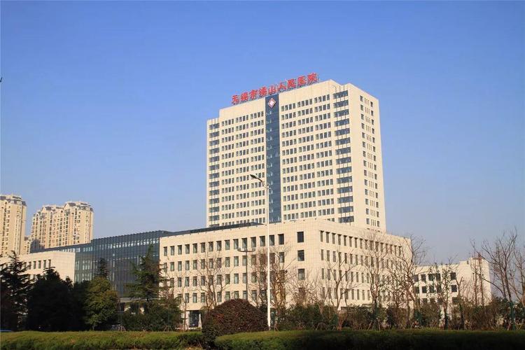 无锡牙周病种植牙医院前十位，无锡市锡山人民医院口腔科牙周病种植牙很适合患者康复上榜前十